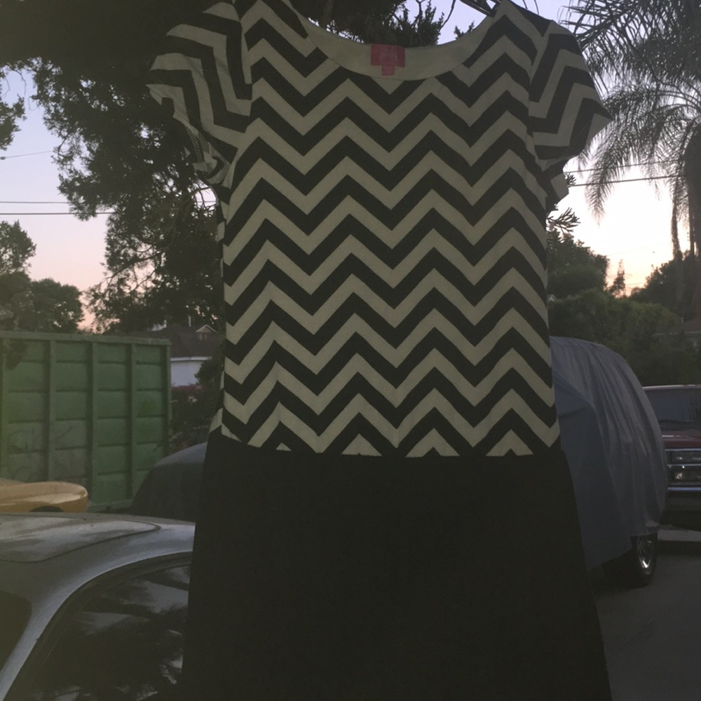 Black and White flowy kids dress